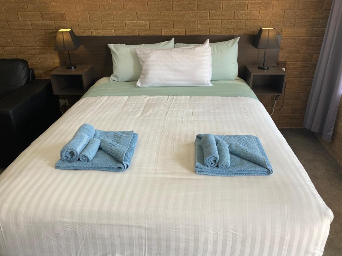 Camellia Motel