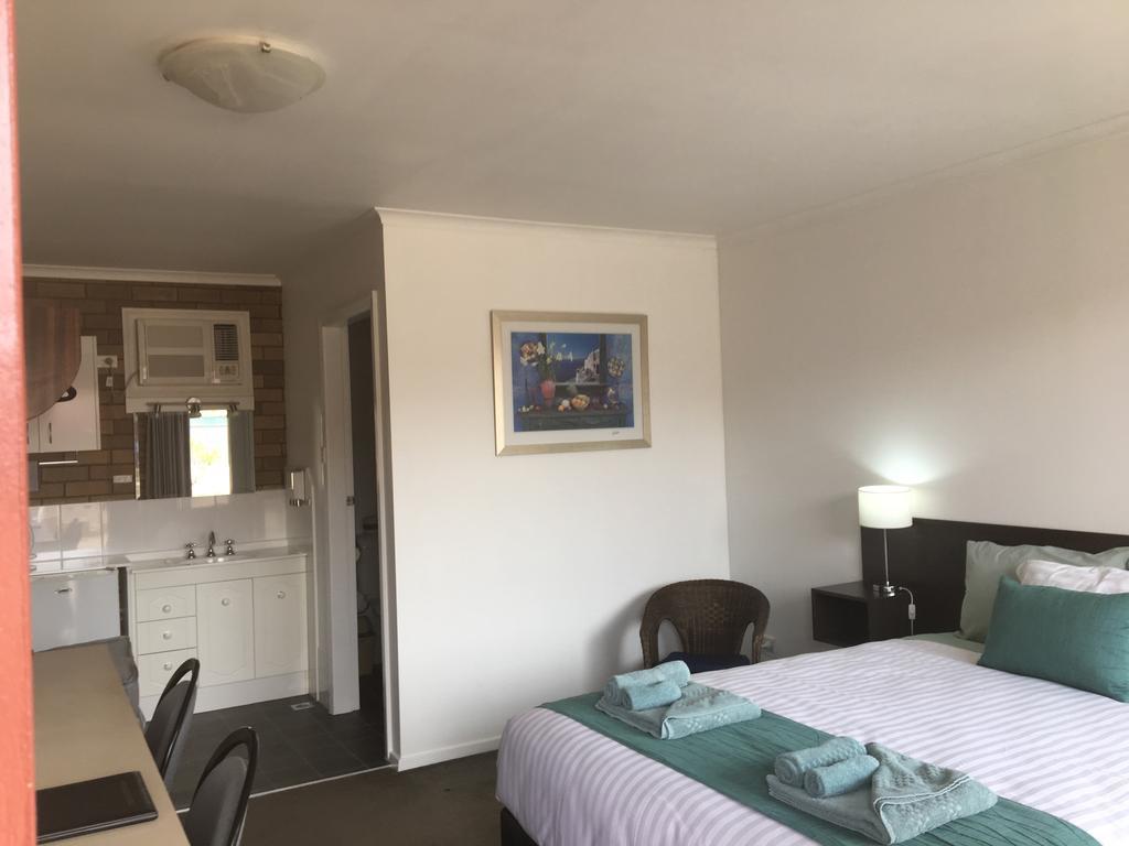 Camellia Motel 3*