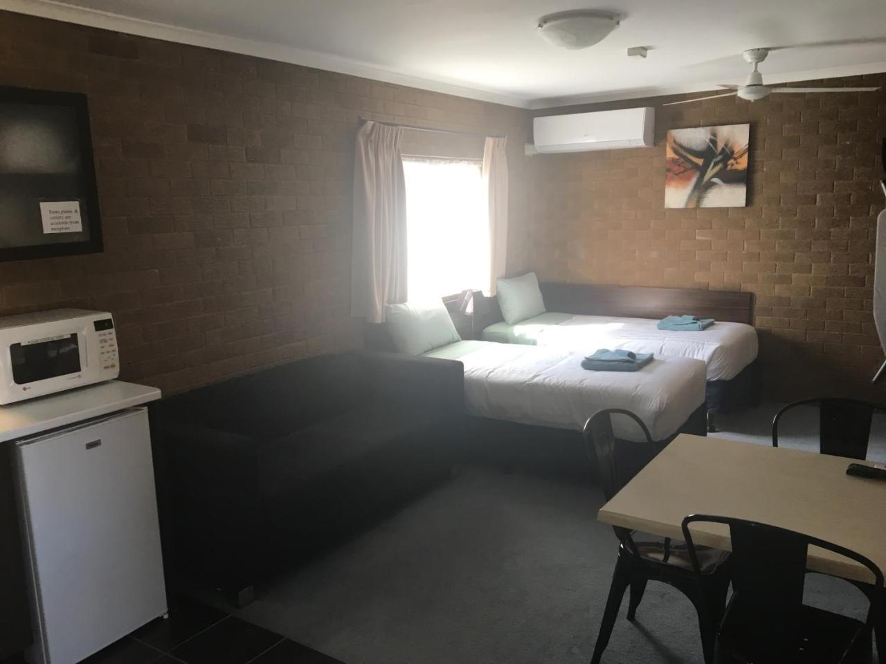 Camellia Motel 3*